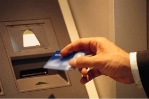صرف الدفعة الثانية من الزكاة للأسر والأرامل والمطلقات لعام 1434هـ